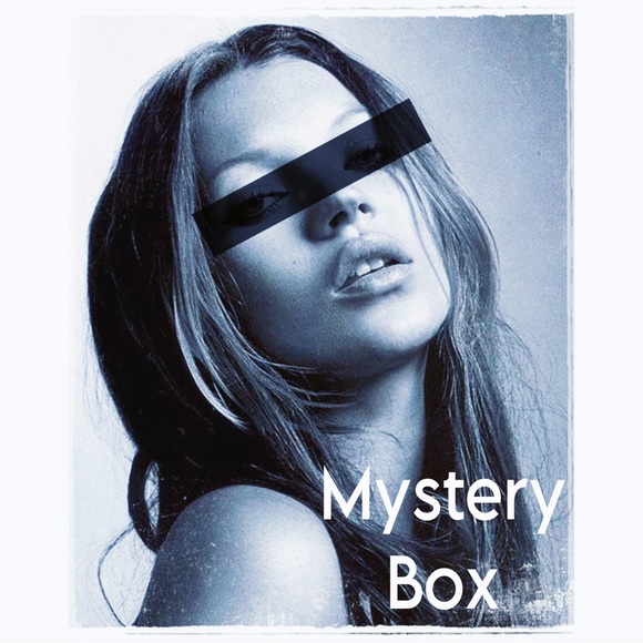 various Tops - Tshirt mystery box